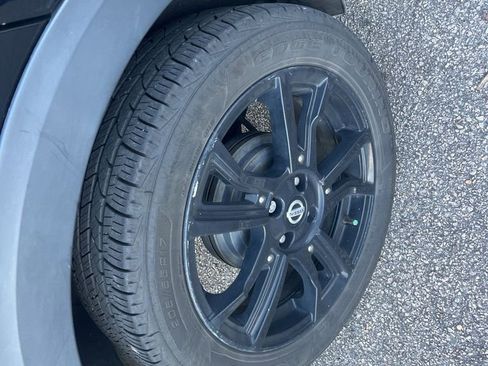 Used 2019 Nissan Kicks SR w/ SR Premium Package image 12