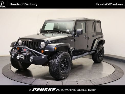Used 2013 Jeep Wrangler Unlimited Sahara w/ Connectivity Group AWD/4WD image 1