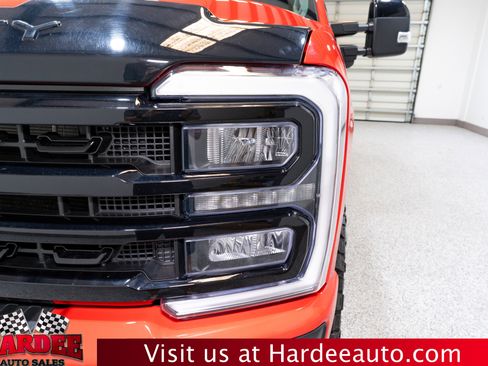 Used 2024 Ford F250 Lariat w/ Black Appearance Package image 8