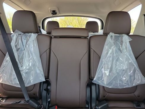 New 2026 Honda Pilot Touring image 21