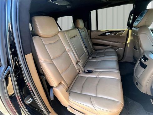 Used 2018 Cadillac Escalade ESV Platinum AWD/4WD image 21