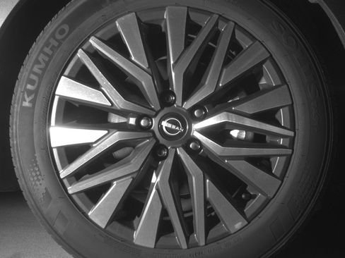 Used 2025 Nissan Altima 2.5 SV FWD image 13