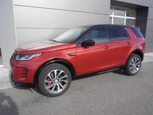 Used 2025 Land Rover Discovery Sport Dynamic SE image 3