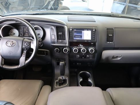 Used 2020 Toyota Sequoia Limited image 19