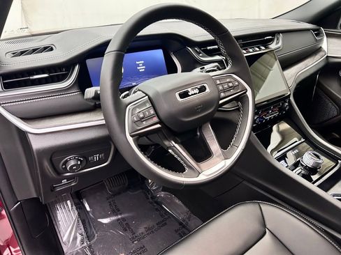 New 2025 Jeep Grand Cherokee L Limited image 10