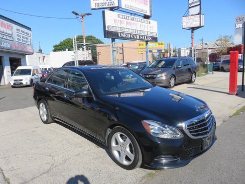 Used 2013 Mercedes-Benz E 350 4MATIC Sedan image 2