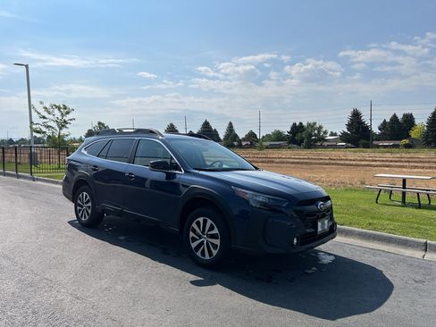 Certified 2025 Subaru Outback Premium AWD/4WD image 9