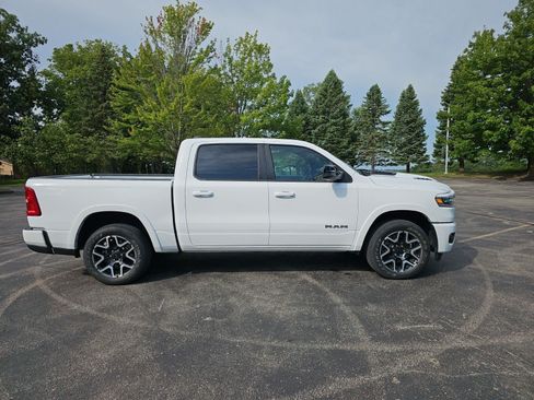 Used 2025 RAM 1500 Laramie w/ Sport Appearance Package AWD/4WD image 7