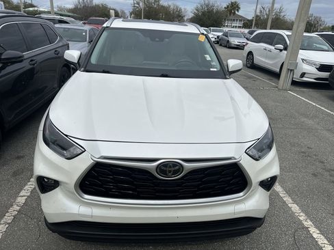 Used 2021 Toyota Highlander XLE image 13