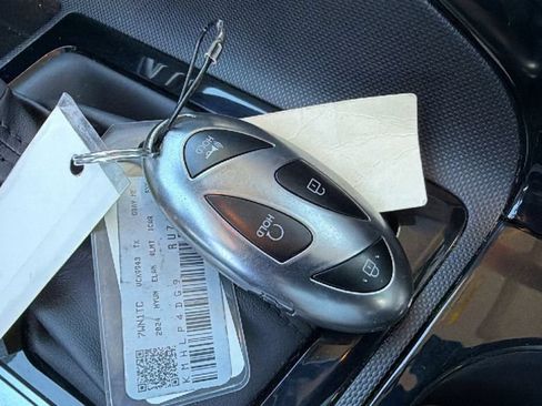 Used 2024 Hyundai Elantra Limited FWD image 29