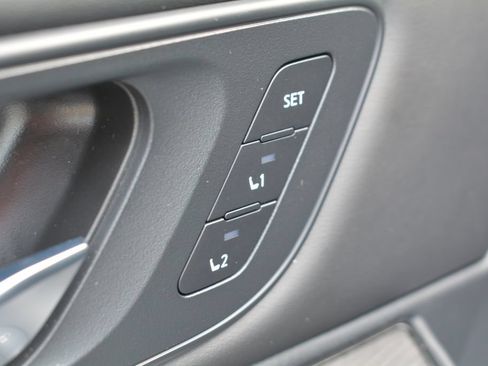 Used 2023 Nissan Rogue SL AWD/4WD image 8