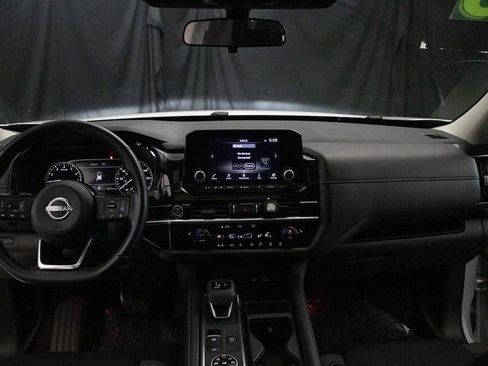 Used 2023 Nissan Pathfinder SV w/ SV Premium Package image 24