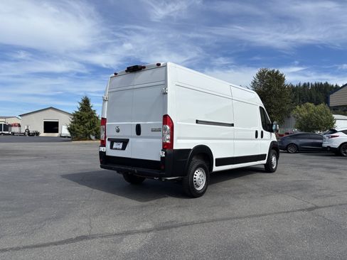 Used 2025 RAM ProMaster 2500 w/ Convenience Group FWD image 11
