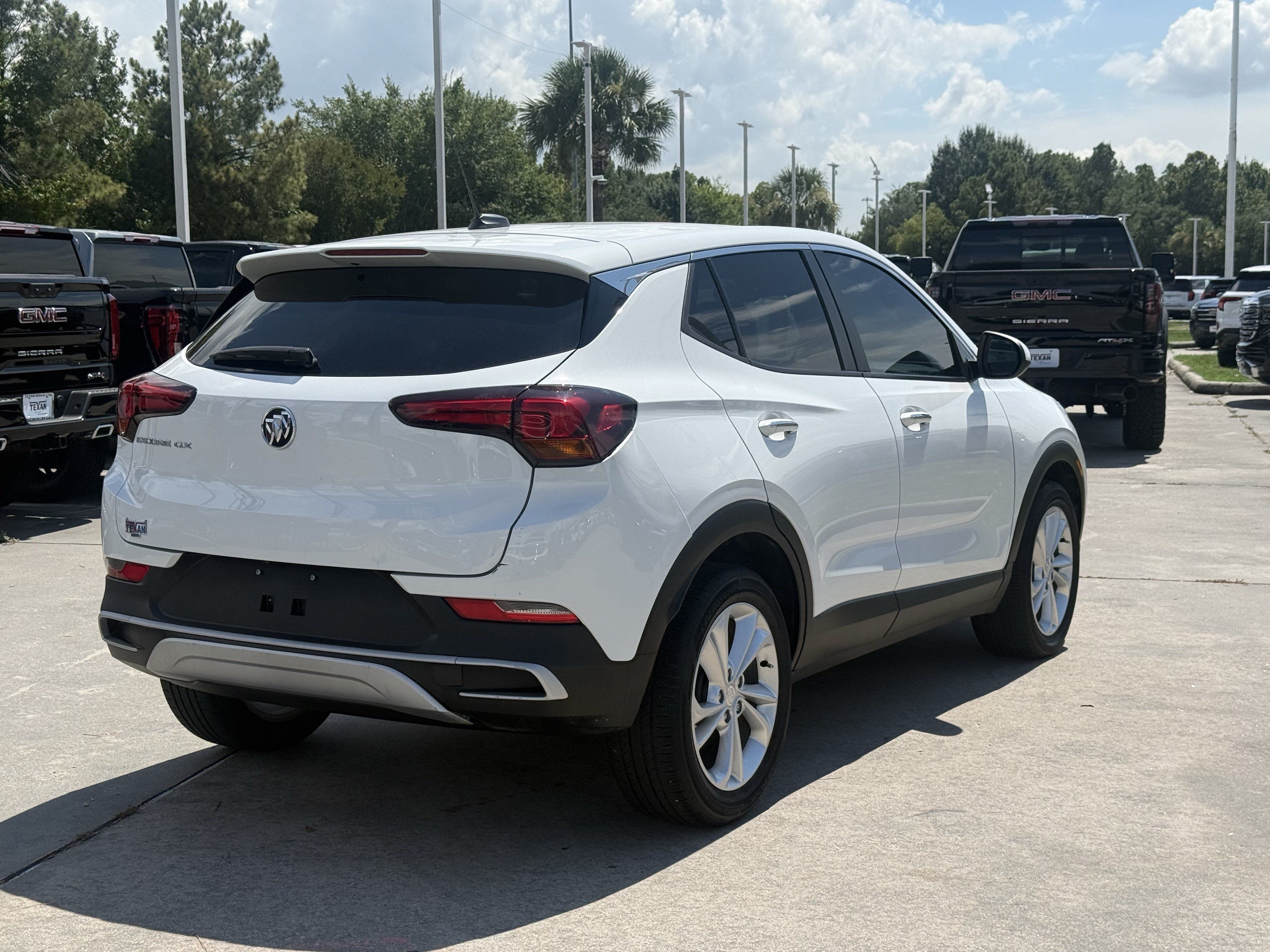 Used 2023 Buick Encore GX Preferred FWD image 5