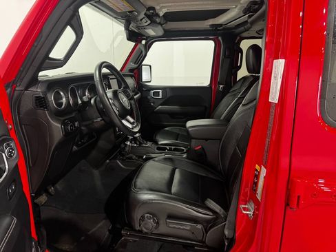 Used 2023 Jeep Wrangler Unlimited Sahara w/ Dual Top Group AWD/4WD image 15