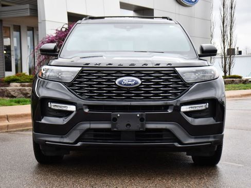 Used 2023 Ford Explorer ST-Line w/ Class IV Trailer Tow Package image 10