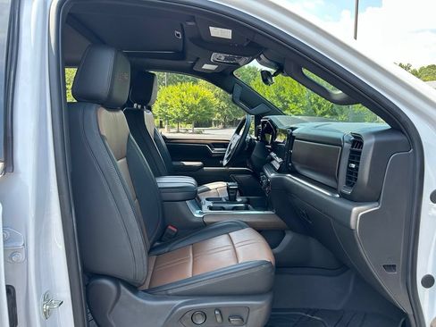 Used 2025 Chevrolet Silverado 1500 High Country AWD/4WD image 55
