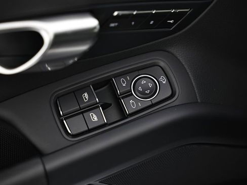 Certified 2025 Porsche 718 Cayman RWD image 20