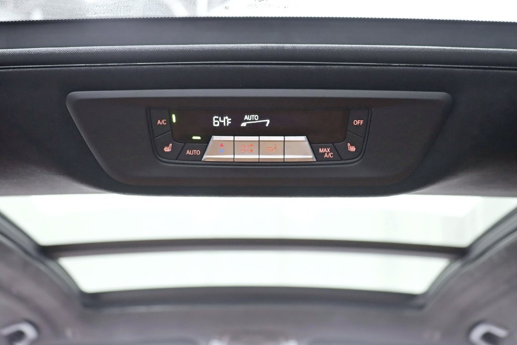 Used 2024 BMW X7 xDrive40i w/ M Sport Package AWD/4WD image 35