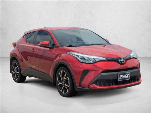 Used 2022 Toyota C-HR XLE FWD image 3