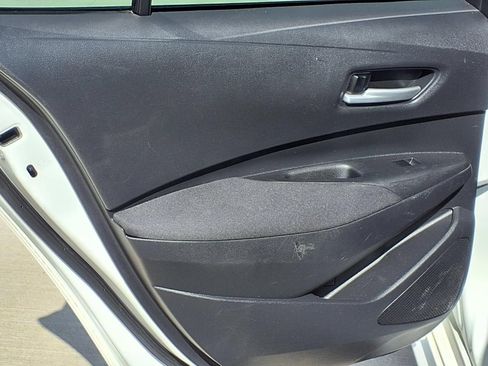 Used 2021 Toyota Corolla LE FWD image 12