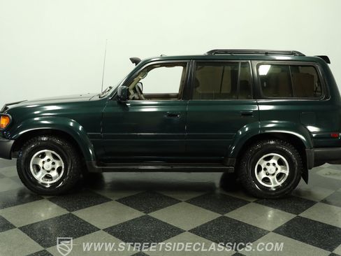 Used 1997 Toyota Land Cruiser w/ Collector's Edition Pkg AWD/4WD image 2