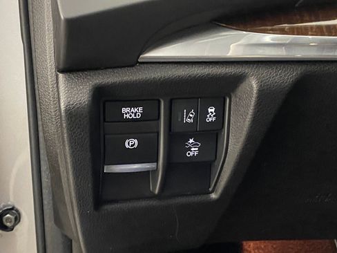 Used 2017 Acura MDX w/ Technology & Entertainment image 19