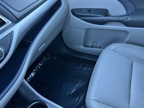 Used 2015 Toyota Highlander XLE image 22