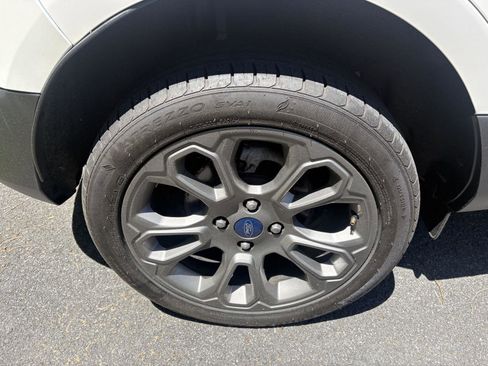 Used 2018 Ford EcoSport Titanium w/ Titanium Cold Weather Package AWD/4WD image 9
