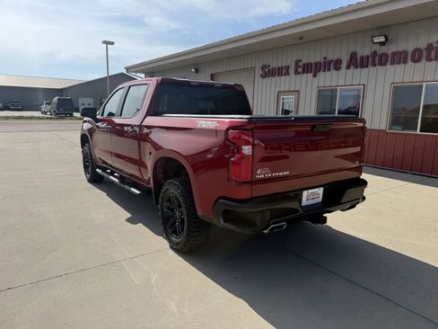 Used 2021 Chevrolet Silverado 1500 LT Trail Boss AWD/4WD image 9