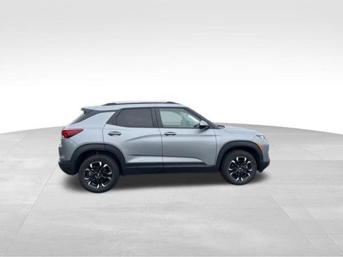 Used 2023 Chevrolet TrailBlazer LT w/ Convenience Package AWD/4WD image 6