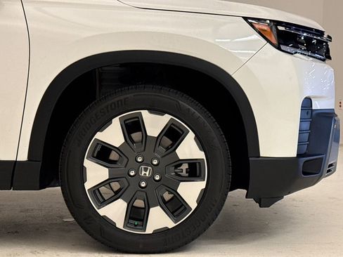 New 2026 Honda Pilot Touring image 6