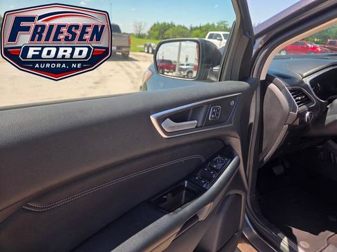 Used 2020 Ford Edge Titanium AWD/4WD image 10