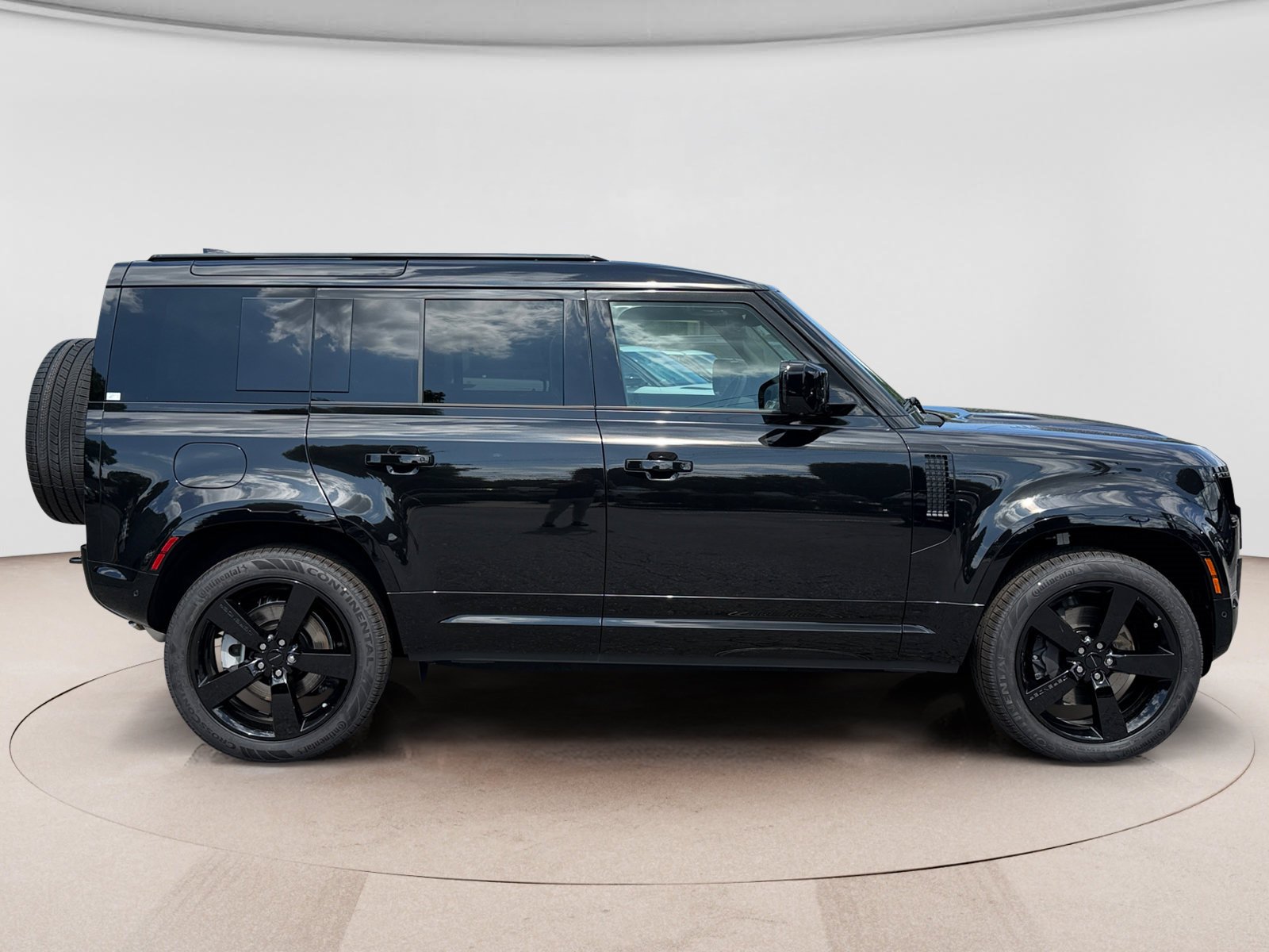 New 2026 Land Rover Defender 110 X-Dynamic SE AWD/4WD image 6