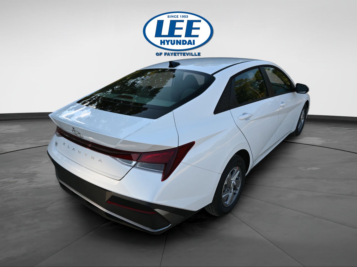 Certified 2025 Hyundai Elantra SE FWD image 3