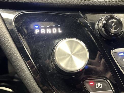 Used 2020 Chrysler Pacifica Limited w/ Advanced Safetytec Group image 22