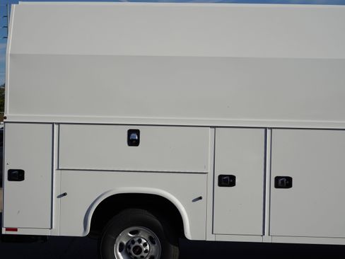 New 2025 GMC Savana 3500 w/ Power Convenience Package image 5