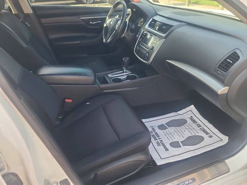 Used 2017 Nissan Altima 2.5 SR w/ Midnight Edition Package FWD image 30