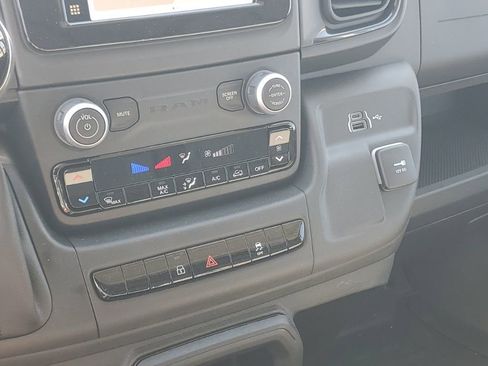 Used 2024 RAM ProMaster 2500 image 21