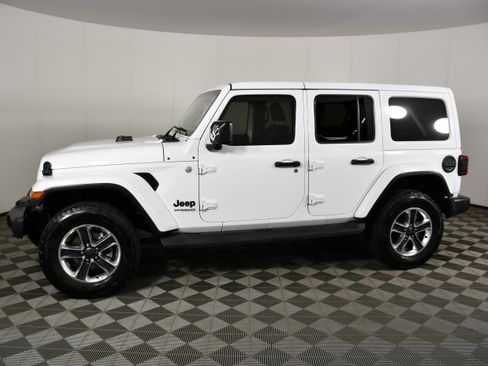 Used 2020 Jeep Wrangler Unlimited Sahara AWD/4WD image 9