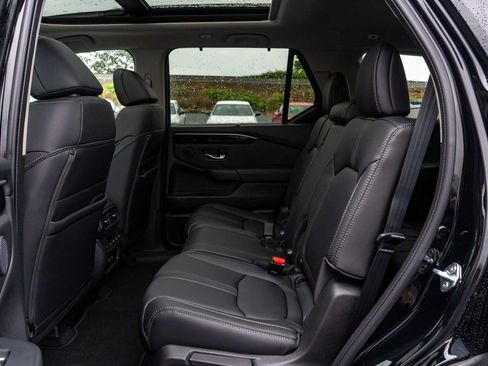 New 2025 Honda Pilot Touring image 11