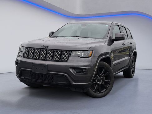 Used 2020 Jeep Grand Cherokee Altitude RWD image 2