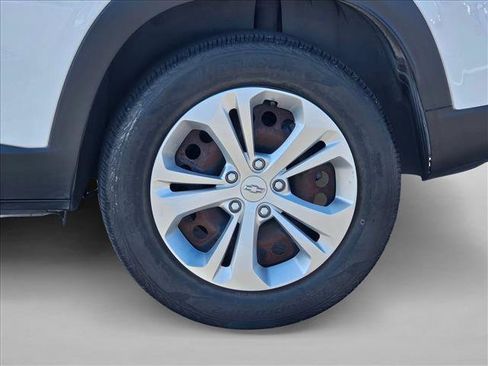 Used 2024 Chevrolet Trax LS FWD image 14