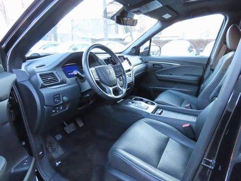 Certified 2023 Honda Passport EX-L image 2