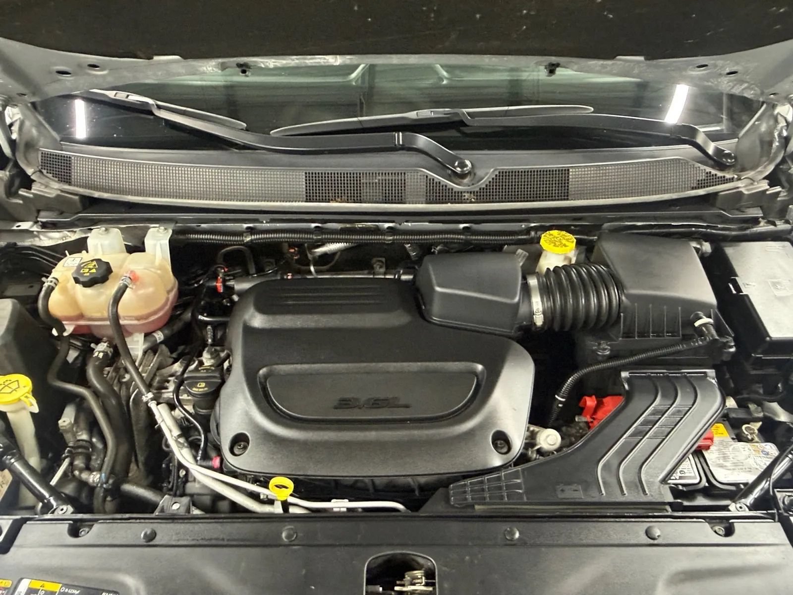 Used 2023 Chrysler Pacifica Touring-L FWD image 44