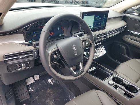 New 2026 Lincoln Corsair Premiere image 13