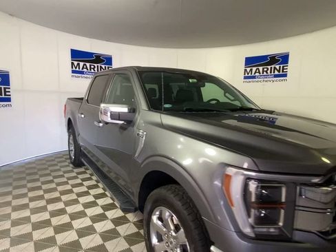Used 2021 Ford F150 Lariat w/ Equipment Group 502A High AWD/4WD image 4