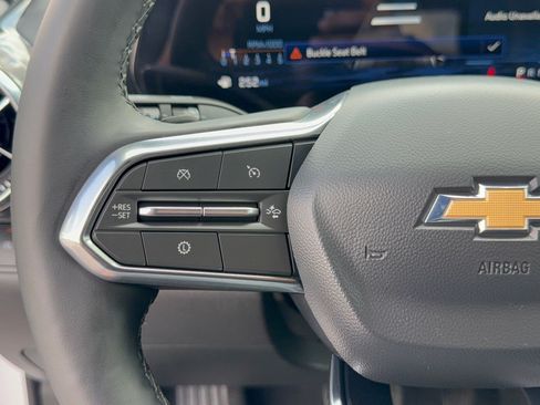 Used 2026 Chevrolet Equinox LT FWD image 18