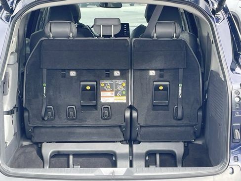 Used 2023 Toyota Sienna XLE image 23