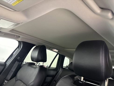 Used 2025 MAZDA CX-50 AWD 2.5 S w/ Premium Plus Pkg image 9